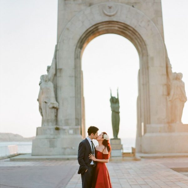 Elegant and chic destination engagement in South of France