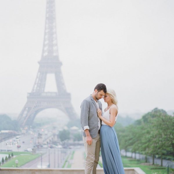 The Most Romantic Anniversary Photo Shoot In Rainy Paris