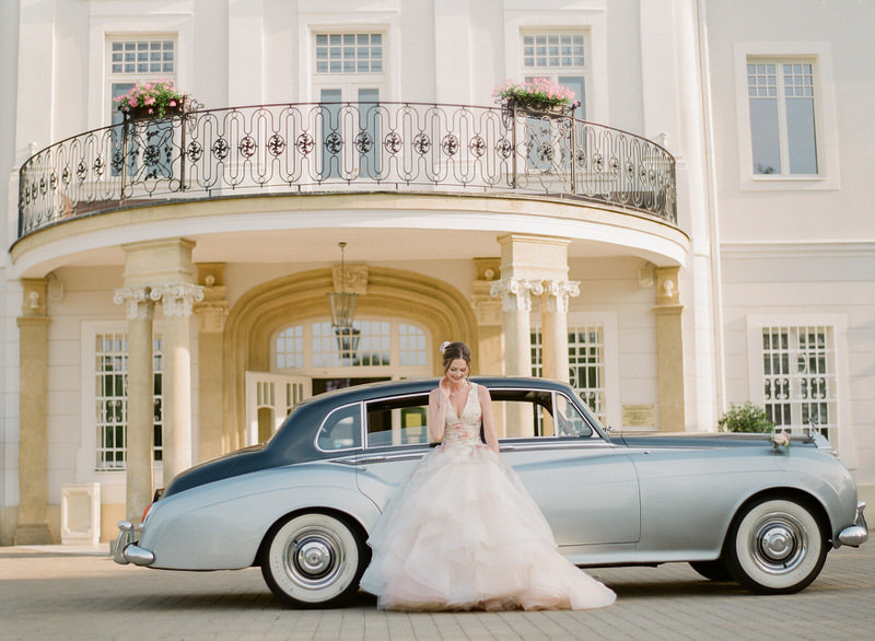 Bride and Rolls Royce