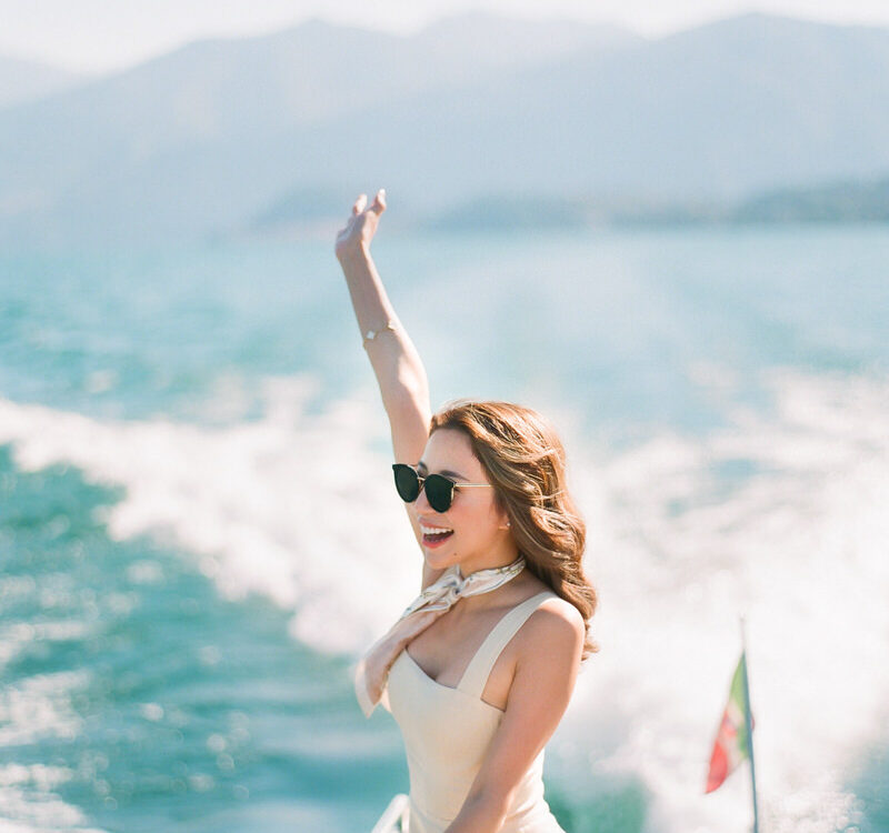 Lake Como pre-wedding boat cruise